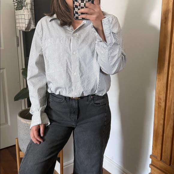 Lafayette 148 New York Buttoned Front Greyson Relaxed Striped Shirt. L - Picture 10 of 12